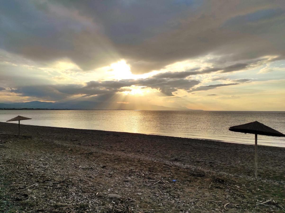 Sun, Sea, And Sand-Only 20 Footsteps To The Beach Corinto Exterior foto